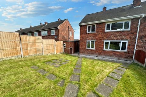 2 bedroom end of terrace house to rent, Birks Road, Kimberworth Park, Rotherham S61