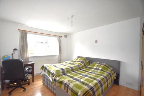2 bedroom apartment for sale, Rose Court, Chessmount Rise, Chesham, Buckinghamshire, HP5