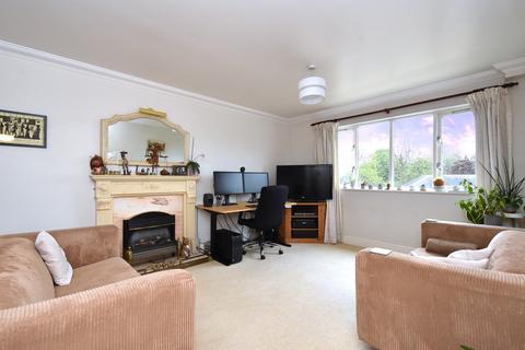 2 bedroom apartment to rent, Gainsborough Court, Homesdale Road, Bromley, Kent, BR2