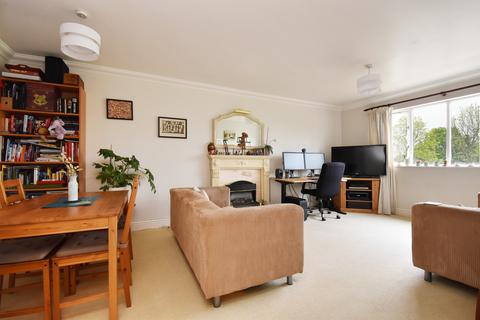 2 bedroom apartment to rent, Gainsborough Court, Homesdale Road, Bromley, Kent, BR2
