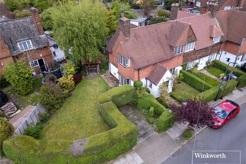 3 bedroom semi-detached house for sale, Goldsmith Lane, London NW9