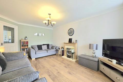 15 Rothbury Drive, Ashington, NE63 8TJ