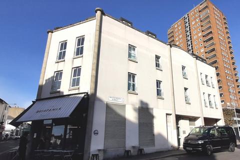 2 bedroom flat to rent, Trafalgar View, Whitecross Street BN1