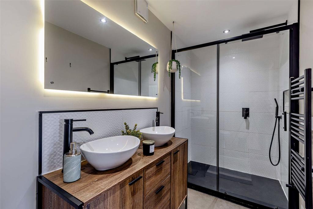 Ensuite