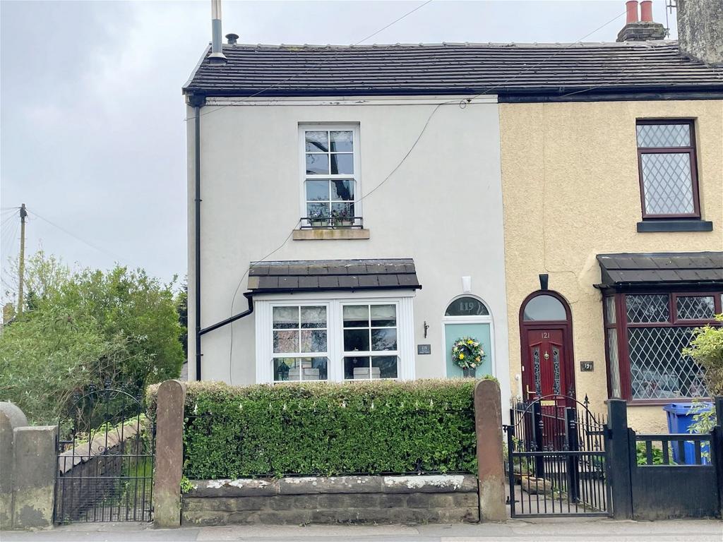 Aughton Street, Ormskirk, Lancashire... 2 bed end of terrace house for