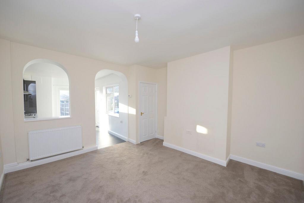 Chatsworth Road, Chesterfield S40 2 bed terraced house for sale £120,000