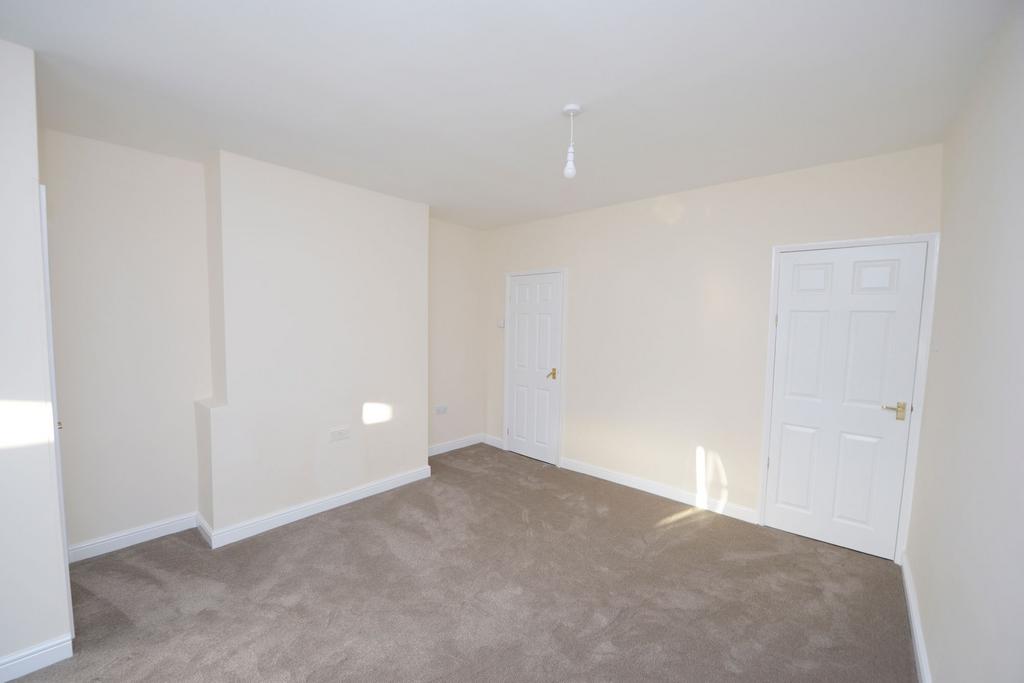 Chatsworth Road, Chesterfield S40 2 bed terraced house for sale £120,000
