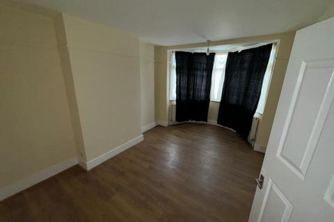 3 bedroom house to rent, Barking Road, London, E6