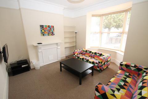 5 bedroom terraced house to rent, Trematon Terrace, Plymouth PL4