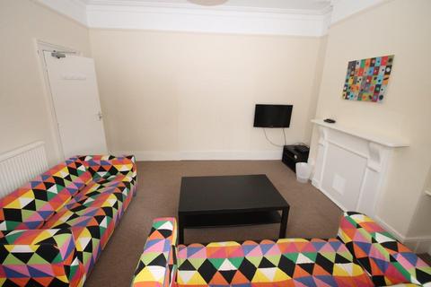 5 bedroom terraced house to rent, Trematon Terrace, Plymouth PL4