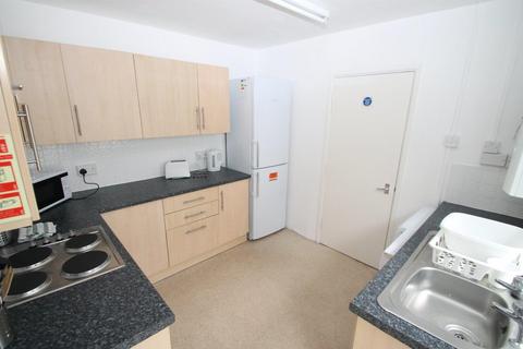 5 bedroom terraced house to rent, Trematon Terrace, Plymouth PL4