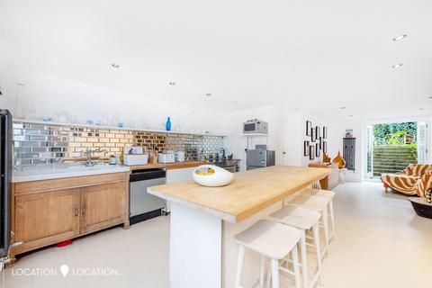 51 Foulden Road, London, N16 7UU