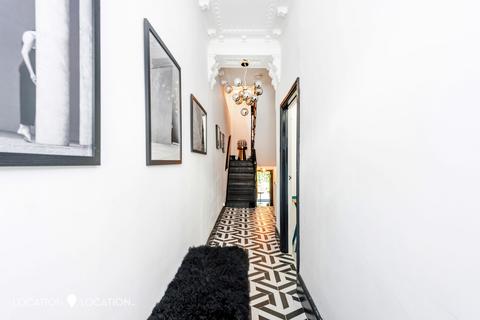 51 Foulden Road, London, N16 7UU