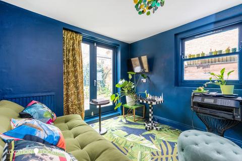 51 Foulden Road, London, N16 7UU