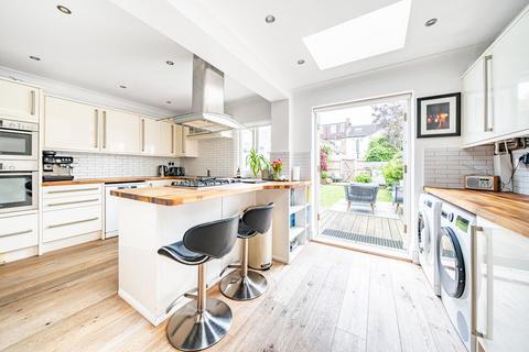 7 Balgowan Road, Beckenham, BR3 4HJ