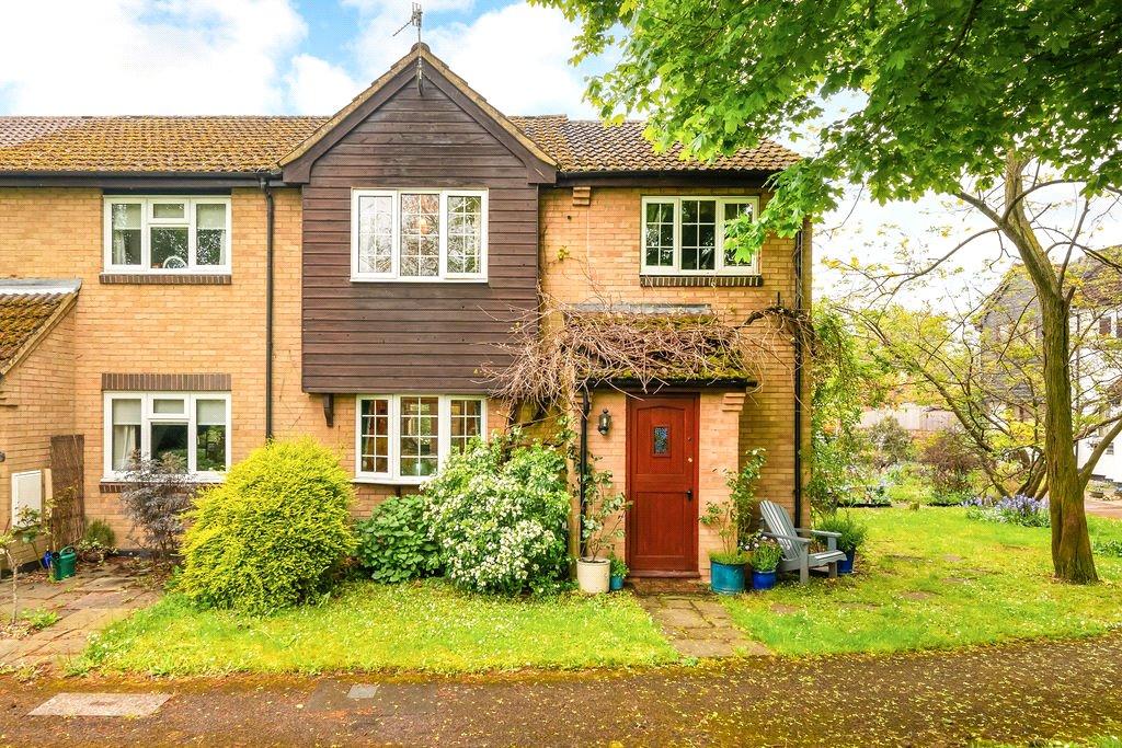 Kings Langley, Hertfordshire WD4 4 bed end of terrace house for sale