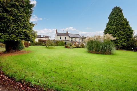 4 bedroom detached house for sale, Uttoxeter Road, Stoke-on-Trent ST10