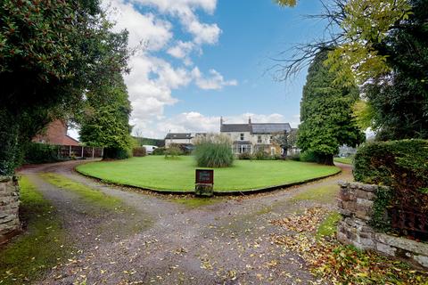 4 bedroom detached house for sale, Uttoxeter Road, Stoke-on-Trent ST10