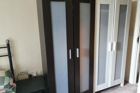 2 bedroom flat for sale, Kelso Place, Manchester M15