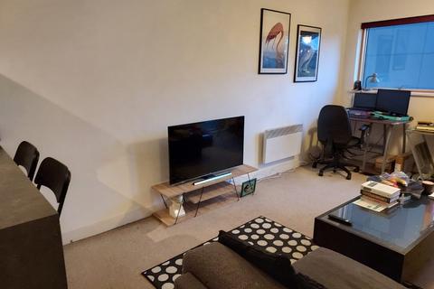 2 bedroom flat for sale, Fernie Street, Manchester M4