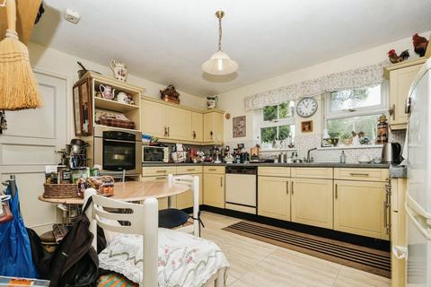 33 Betteridge Drive, Sutton Coldfield, B76 1FN