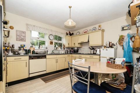 33 Betteridge Drive, Sutton Coldfield, B76 1FN