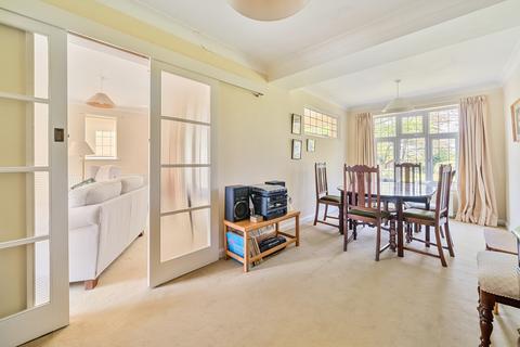 37 Lodge Close, Stoke D'abernon, Cobham, KT11 2SG