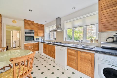 37 Lodge Close, Stoke D'abernon, Cobham, KT11 2SG