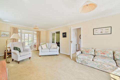 37 Lodge Close, Stoke D'abernon, Cobham, KT11 2SG
