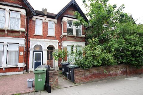 2 bedroom flat to rent, Brownhill Road, London SE6