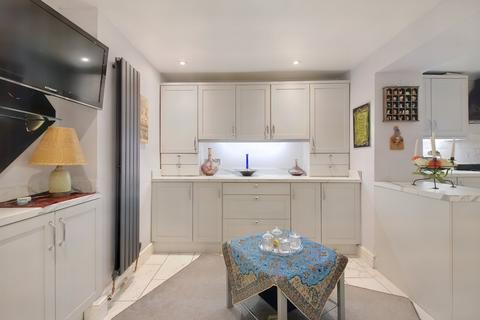 122 Avenue Road, Torquay, TQ2 5LQ