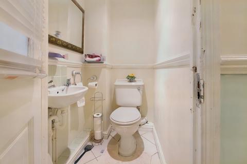 122 Avenue Road, Torquay, TQ2 5LQ