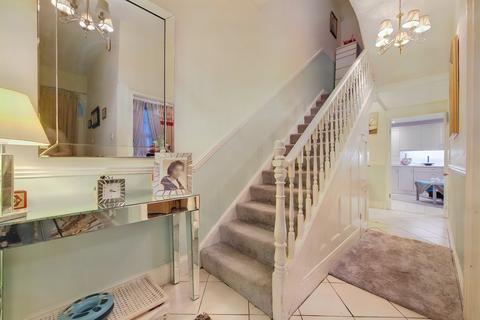 122 Avenue Road, Torquay, TQ2 5LQ