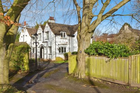 121 Guisborough Road, Nunthorpe, Middlesbrough, TS7 0JD