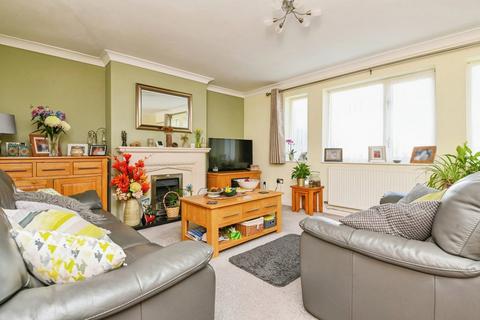 3 bedroom end of terrace house for sale, Uplands Road, Sudbury CO10