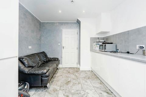 2 bedroom apartment for sale, Sefton Avenue, Harrow HA3