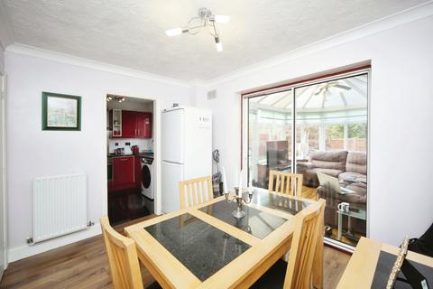 3 bedroom detached house for sale, Kiln Close, Studley B80