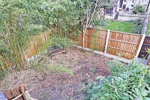 2 Veronique Gardens, Ilford, IG6 1AR
