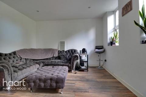 2 bedroom flat for sale, Colchester Road, Harold Wood