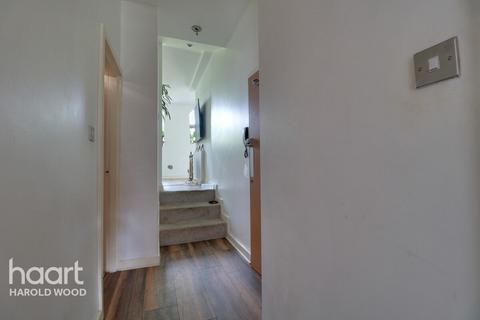 16a Colchester Road, Romford, RM3 0XP