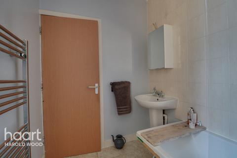 16a Colchester Road, Romford, RM3 0XP