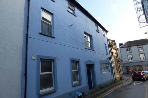 2 bedroom flat to rent, Carmarthen Street, Llandeilo, Carmarthenshire