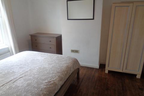 2 bedroom end of terrace house to rent, Woodville Terrace, Horsforth, Leeds, West Yorkshire, UK, LS18