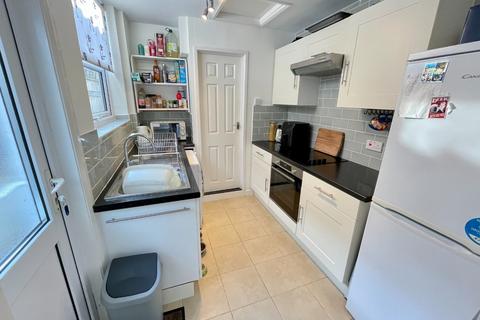 2 bedroom terraced house for sale, Turners Road South, Luton, Bedfordshire, LU2 0TG
