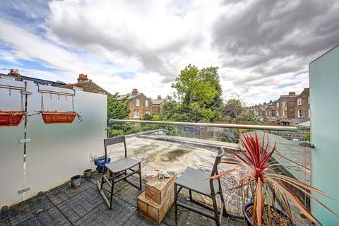 2 bedroom apartment for sale, Alfriston Road, SW11