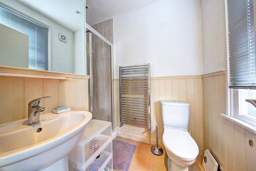 97b alfriston road b
