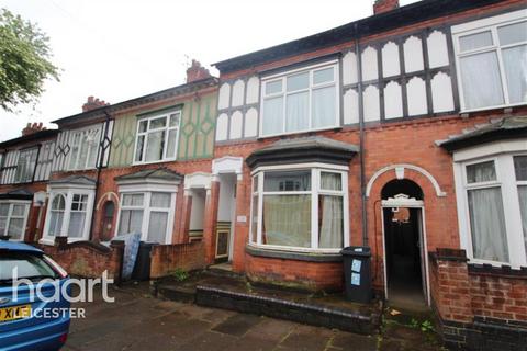 4 bedroom terraced house to rent, Beaconsfield Road