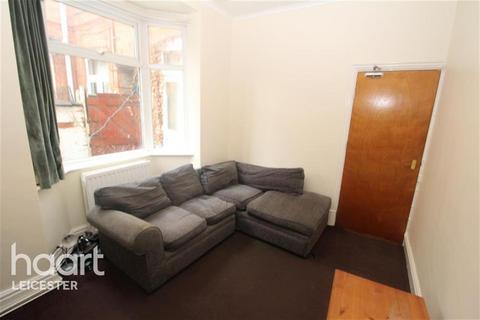 4 bedroom terraced house to rent, Beaconsfield Road