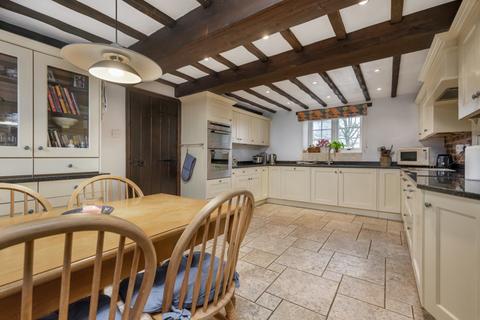 5 bedroom character property for sale, Waltham On The Wolds LE14