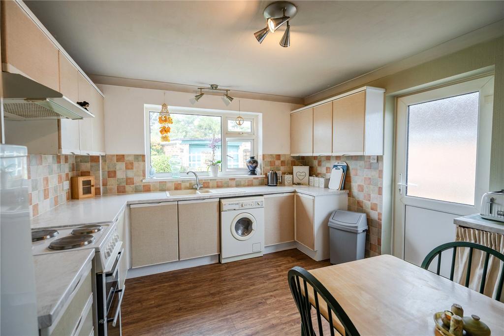 Kitchen (2)